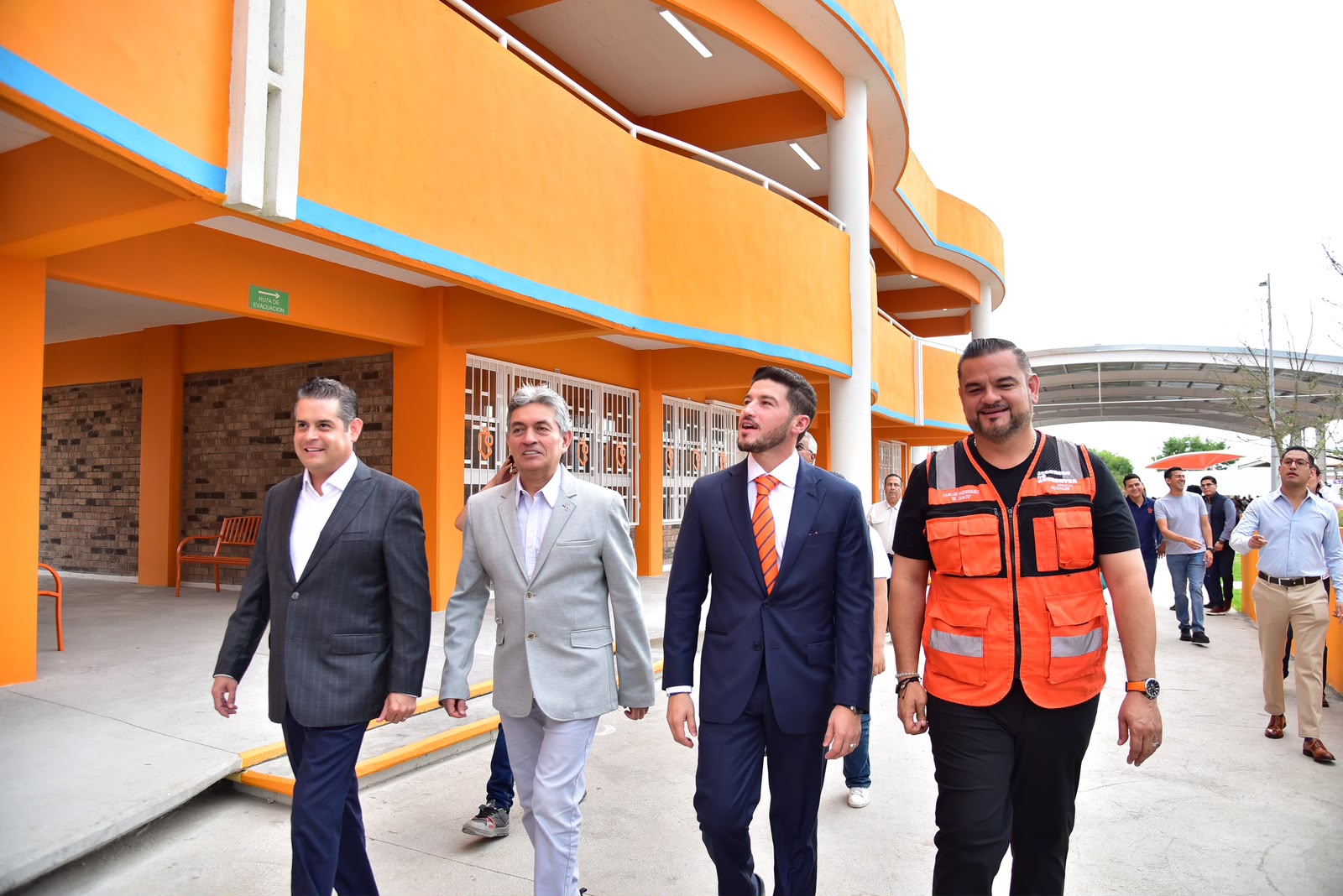 Gobierno de Nuevo León continúa con la entrega de escuelas
