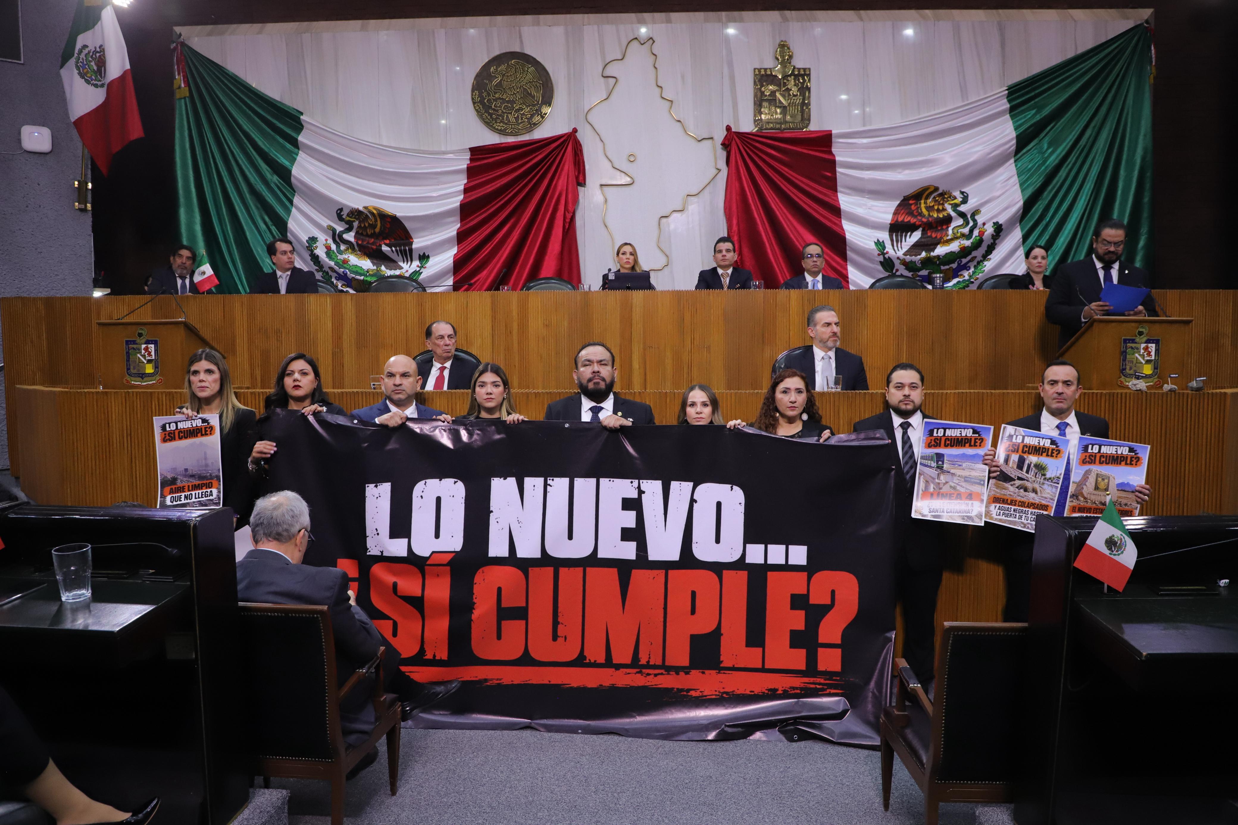 Protestan diputados en contra del mal gobierno de Samuel García