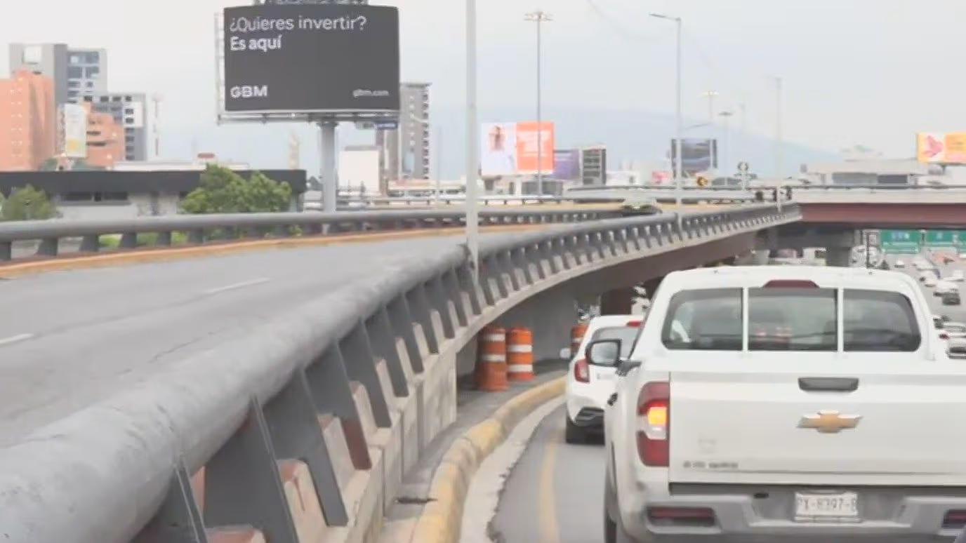 El incidente violento ocurrió a la hora de alta densidad vehicular, destacó la Secretaría de Seguridad de San Pedro
