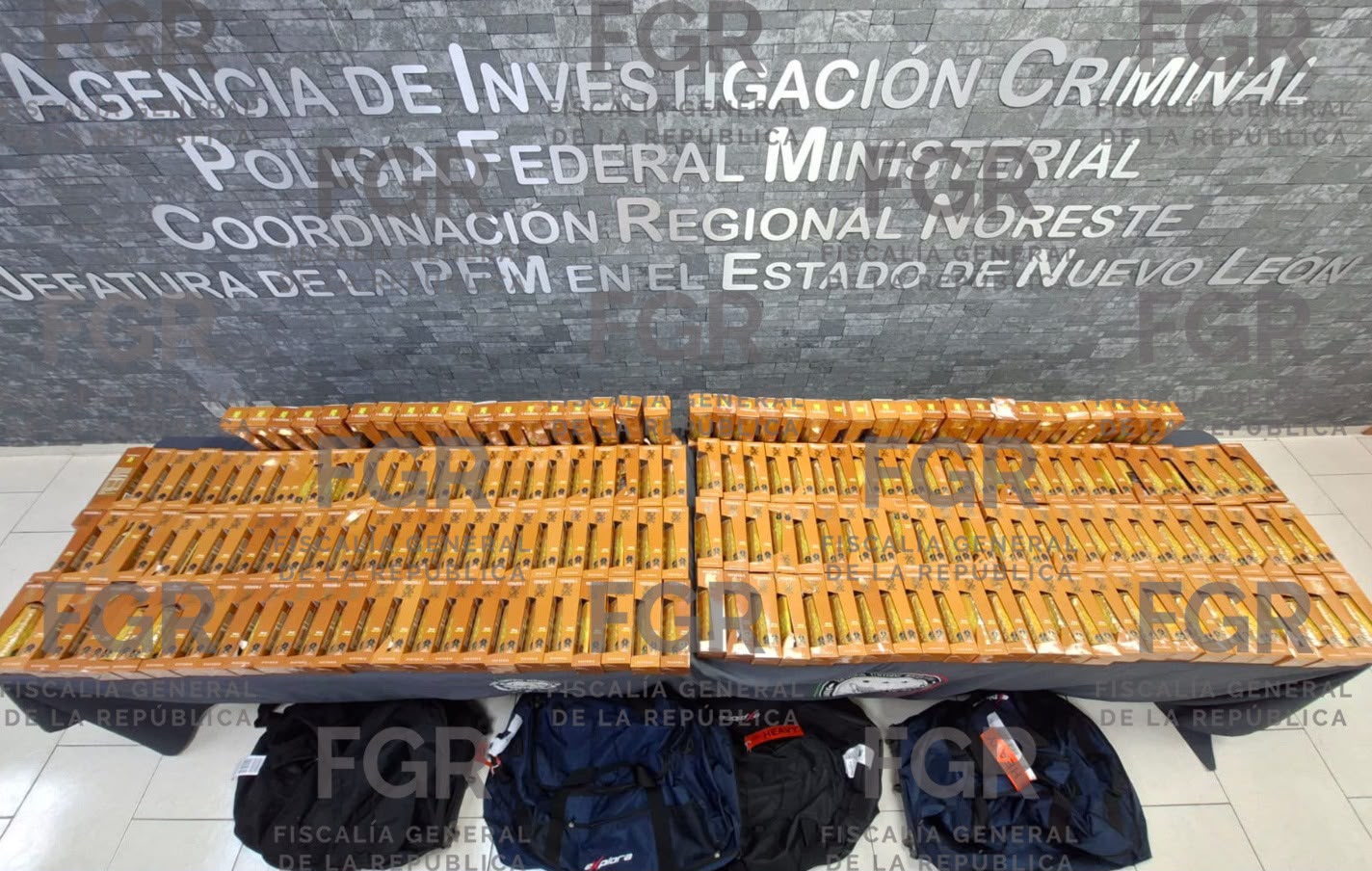 Incauta FGR 94.5 litros de cocaína a colombiano en aeropuerto de Monterrey